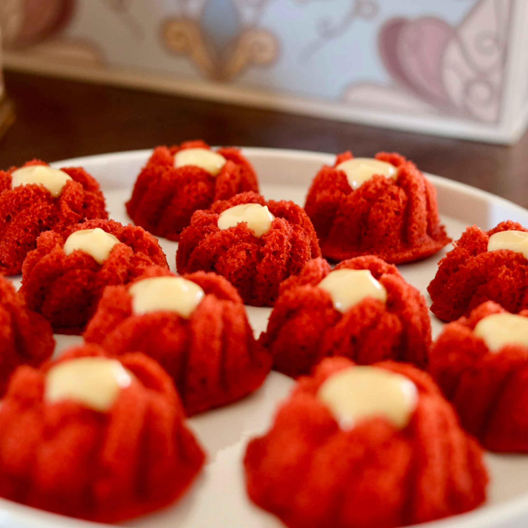 6 Mini Cakes