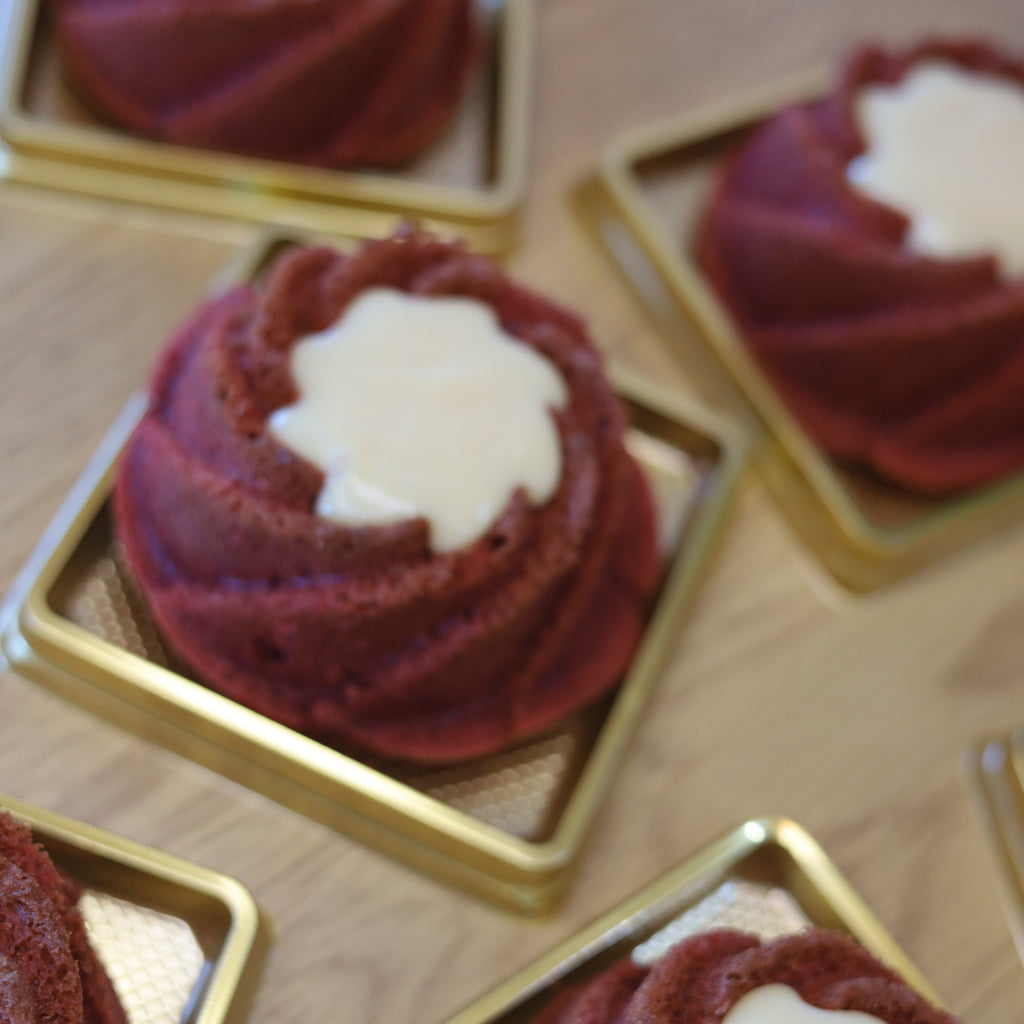 6 Mini Cakes